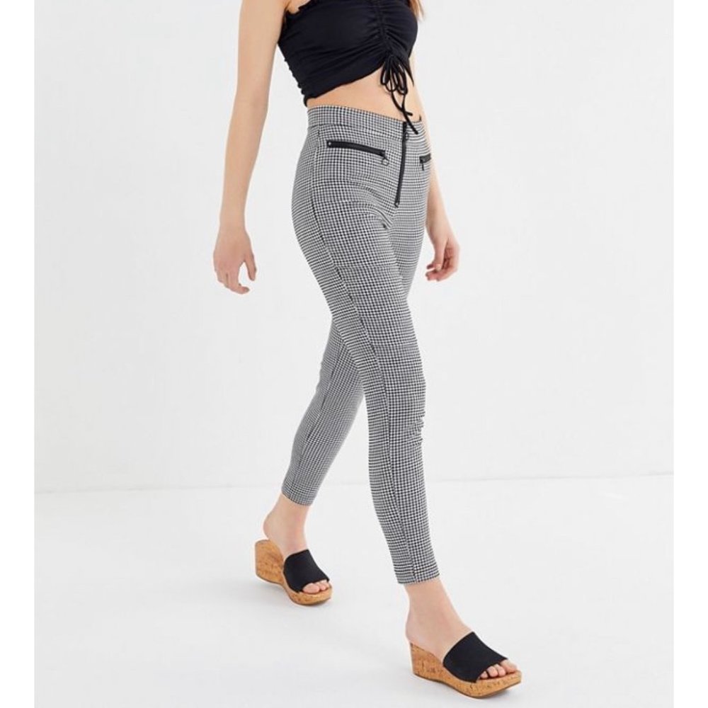 UO Susie High Waisted Zip Up Gingham Capris